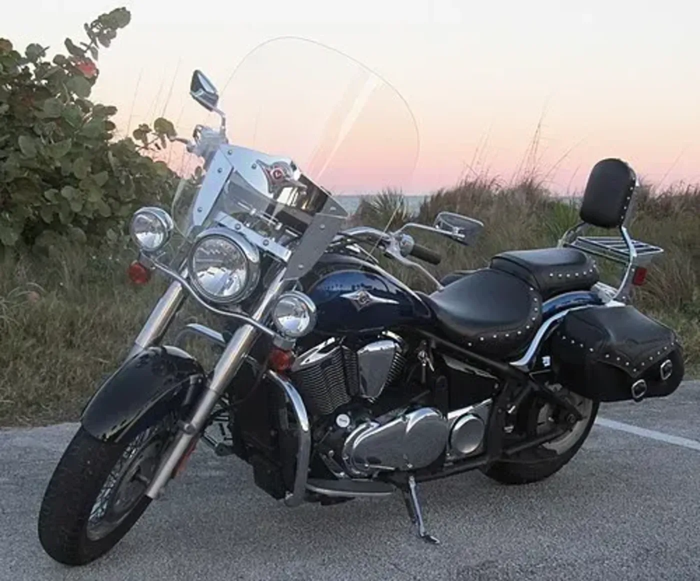 Kawasaki Vulcan 900 cruiser